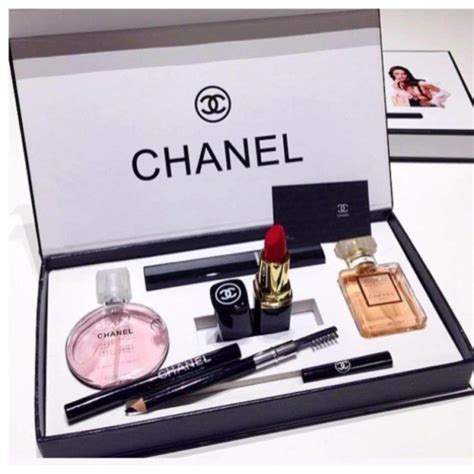 chanel zestaw|Chanel corporate gift set.